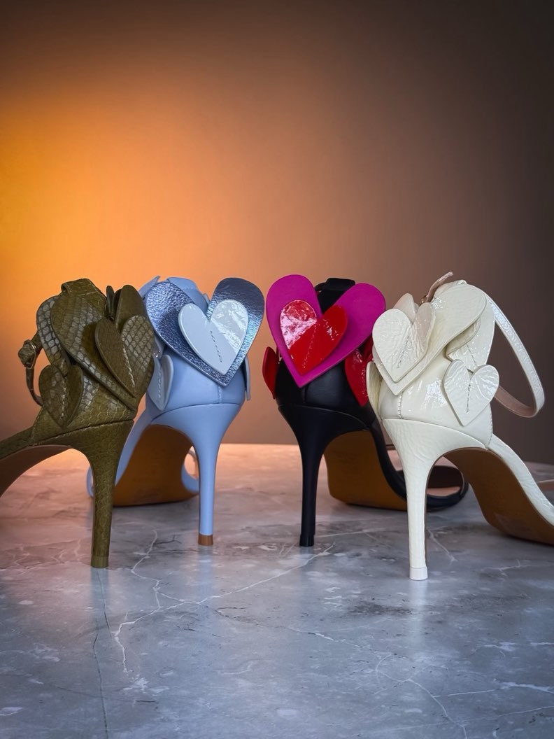 Kylie (Blue) - Image 3