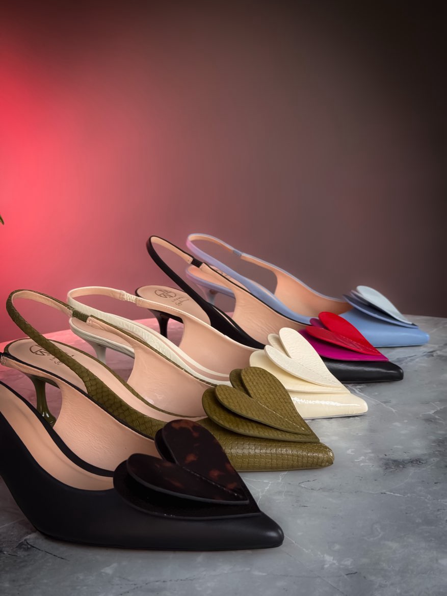 Lily (Blue) - Image 4