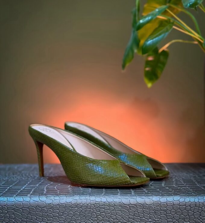 Laura (Green)