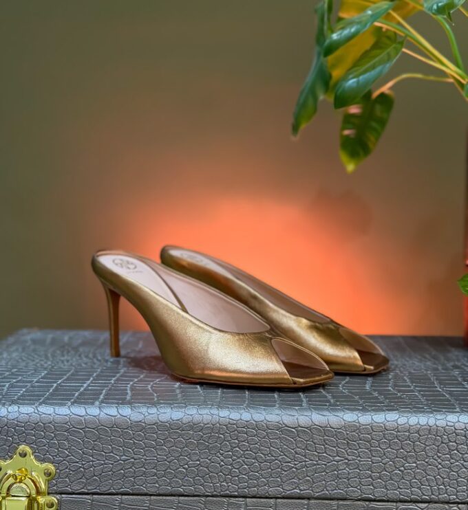 LAURA – BRONZE